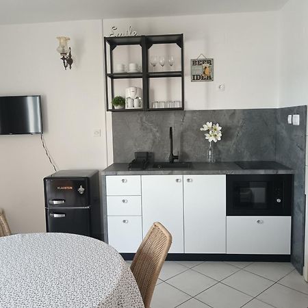Apartmani More كومارنا المظهر الخارجي الصورة