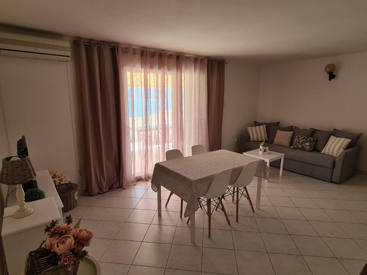 Apartmani More كومارنا المظهر الخارجي الصورة